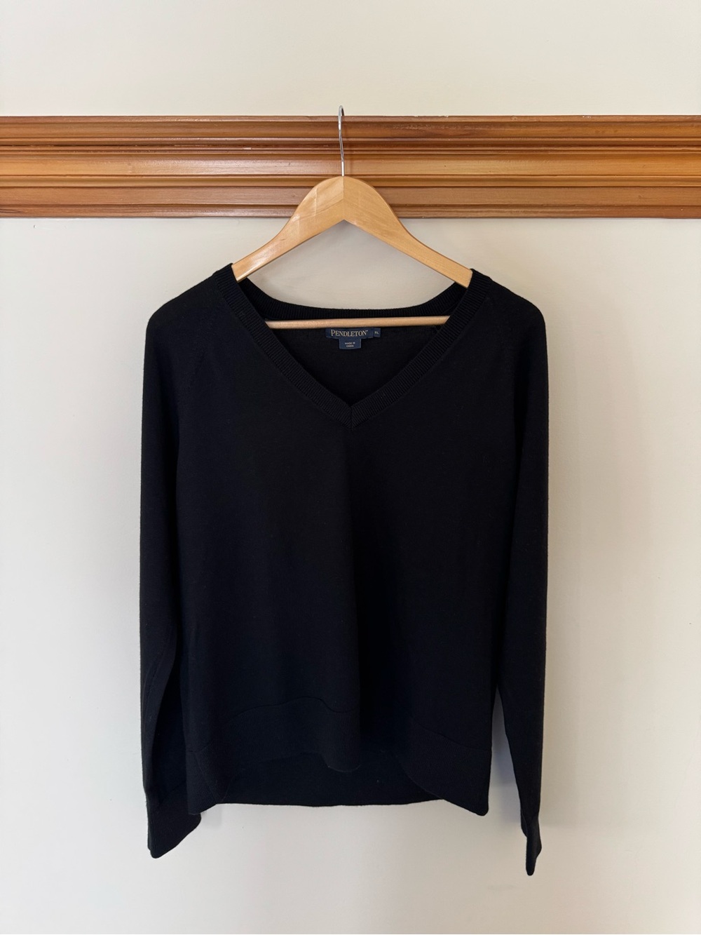 Pendleton 100% Merino Wool Black V-Neck Women's Sweater
